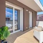 Airy Apartments With Balcony & Garage