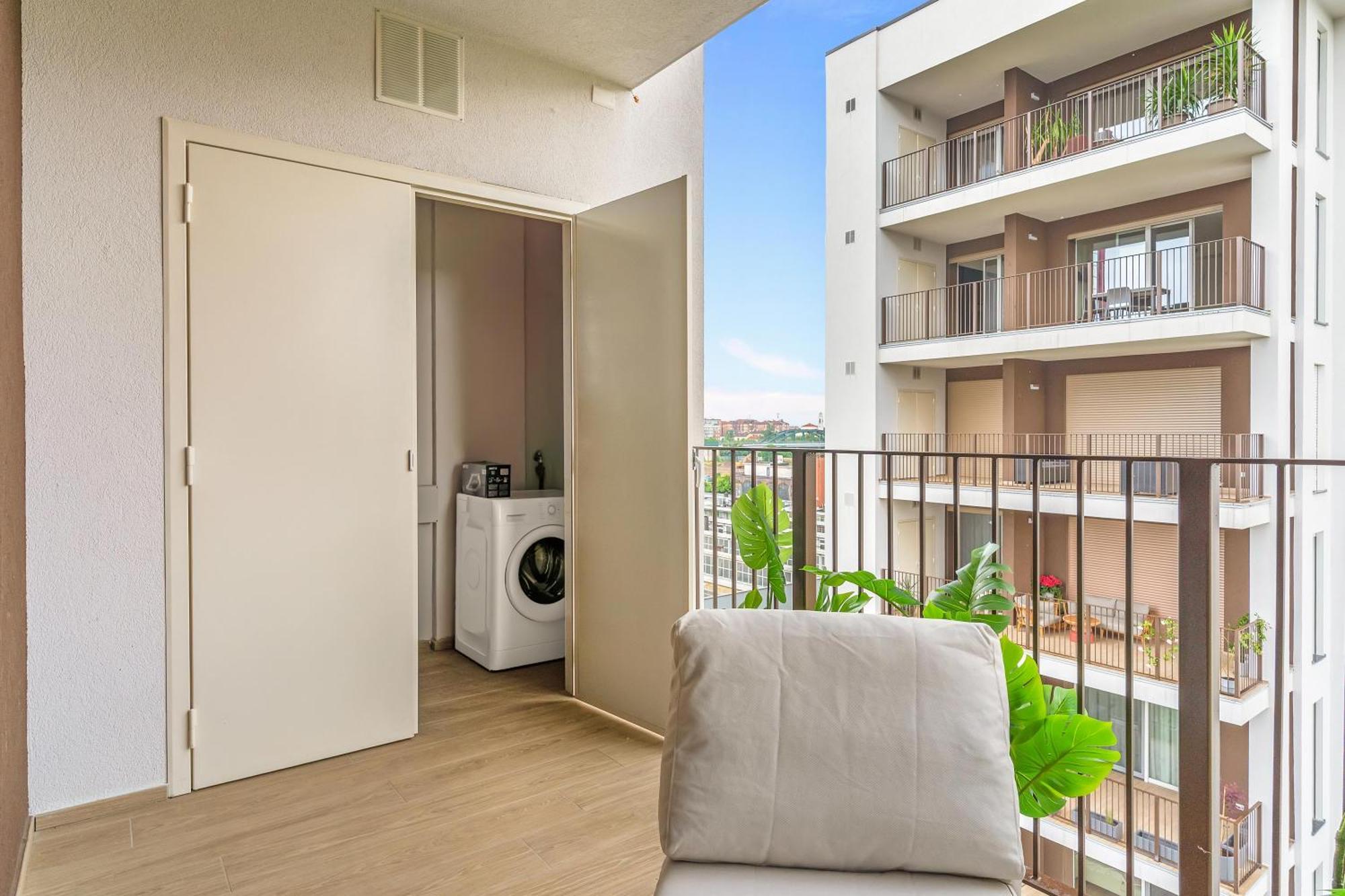 Airy With Balcony & Garage *