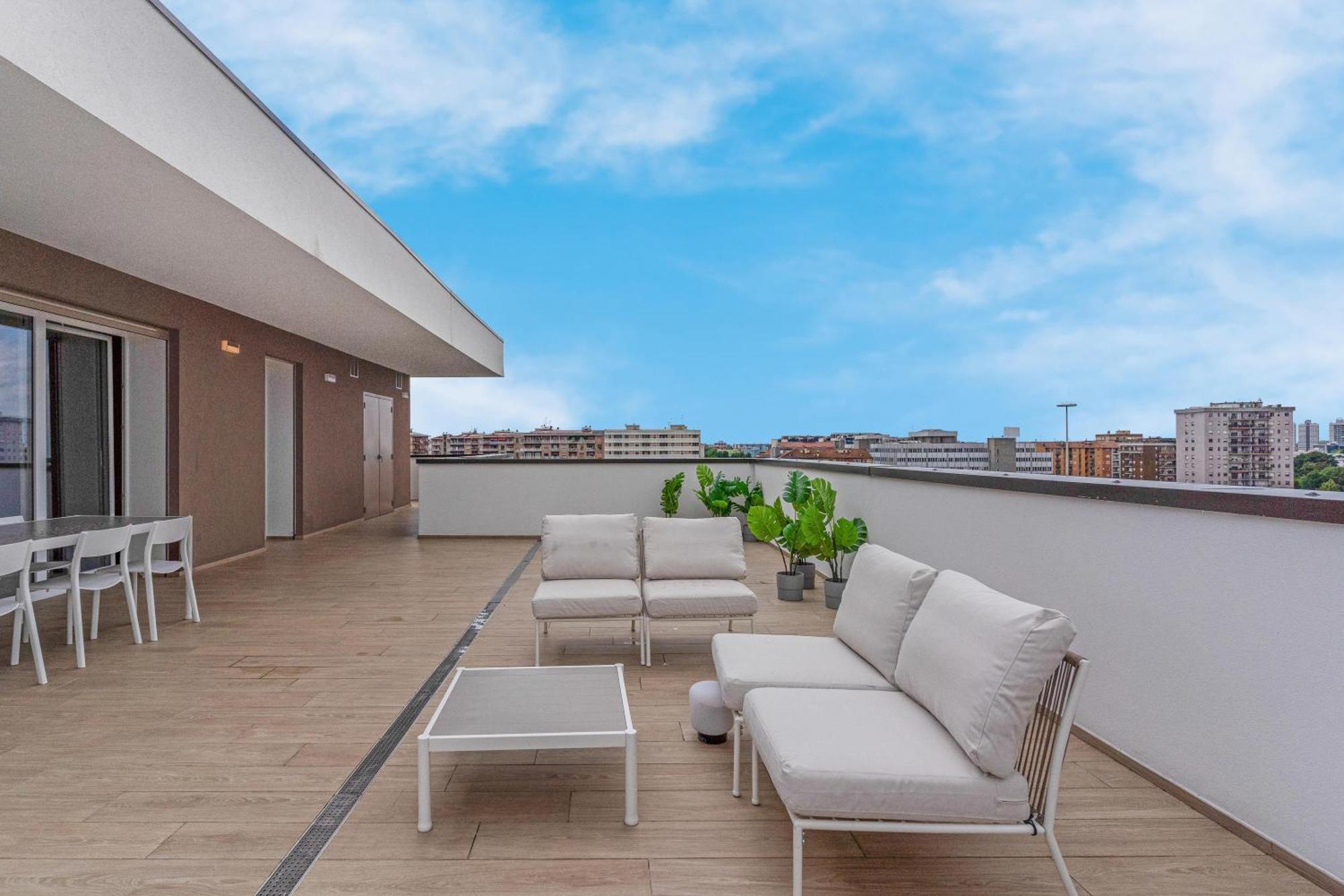 Apartment Airy With Balcony & Garage