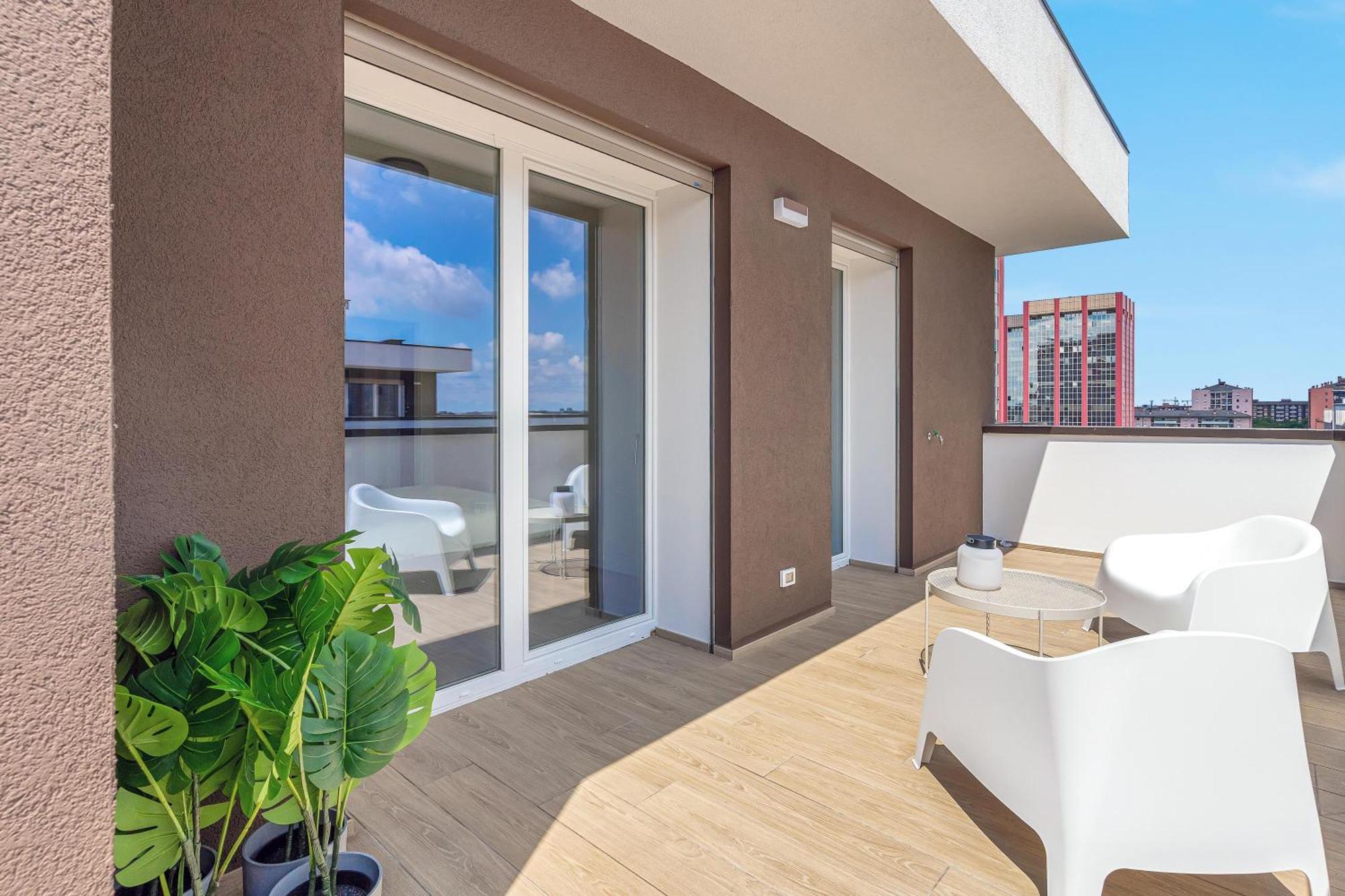 Airy With Balcony & Garage *