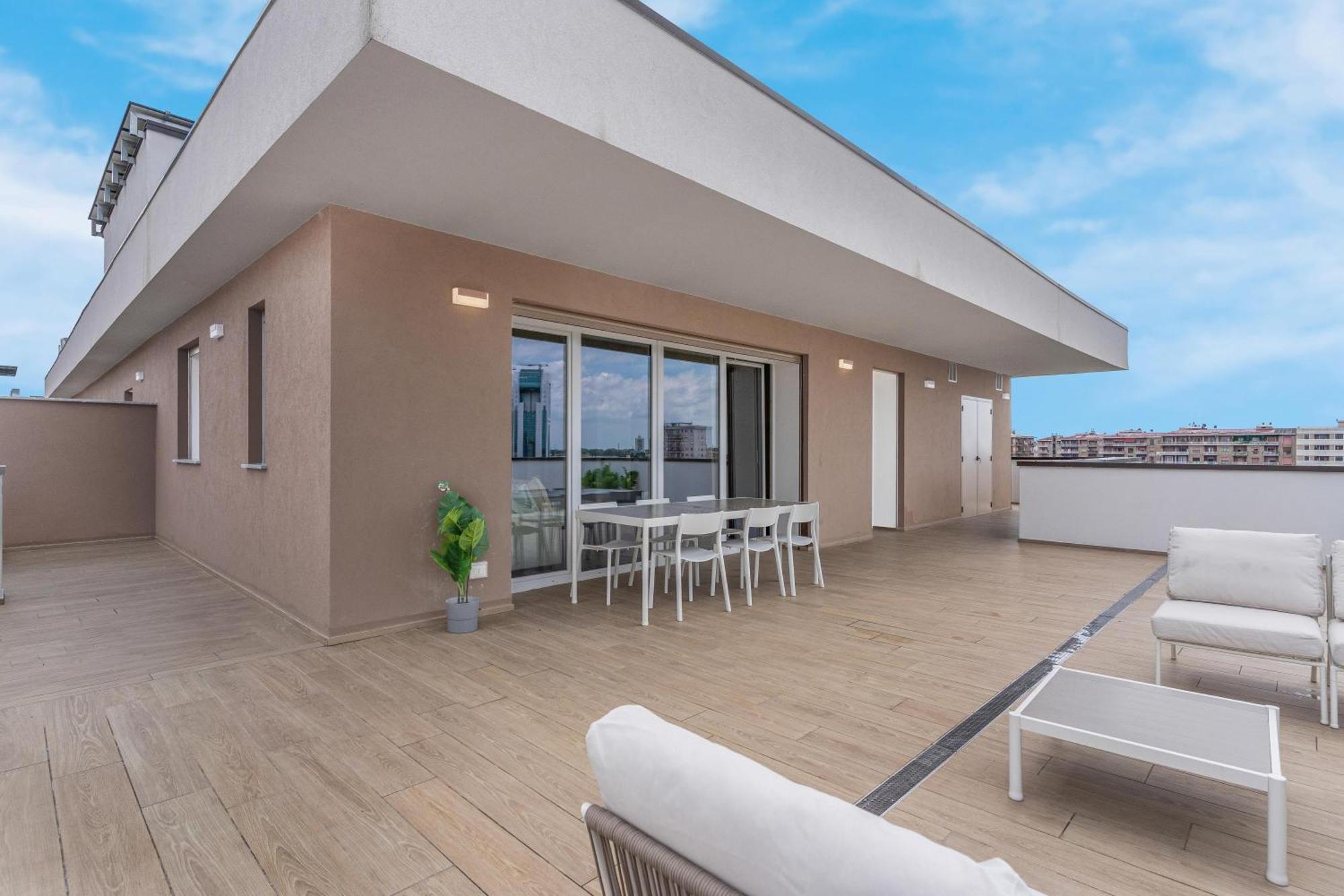 Apartment Airy With Balcony & Garage *
